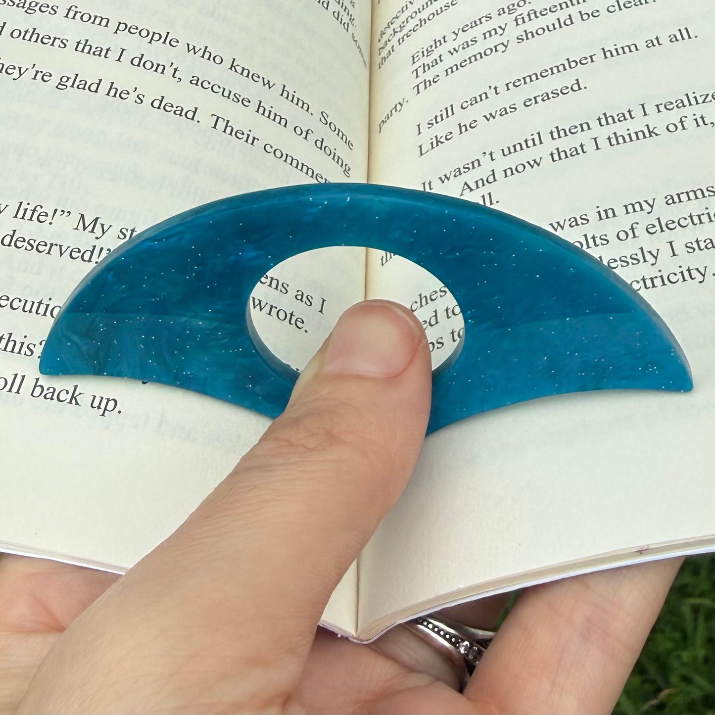 Sparkly Blue Page Holder